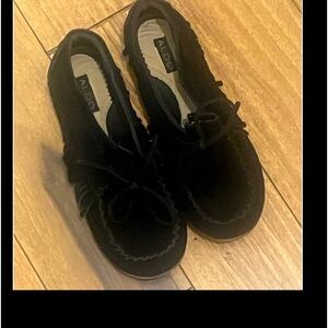 Black suede moccasins with fringe 
-size 38(7) in Women’s